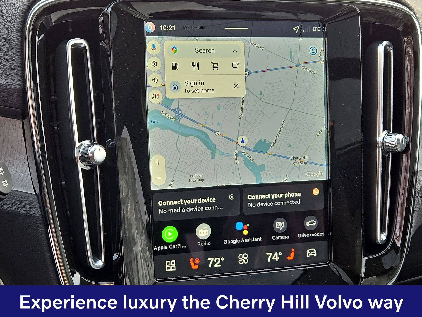 2026 Volvo XC40 Plus - Photo 13