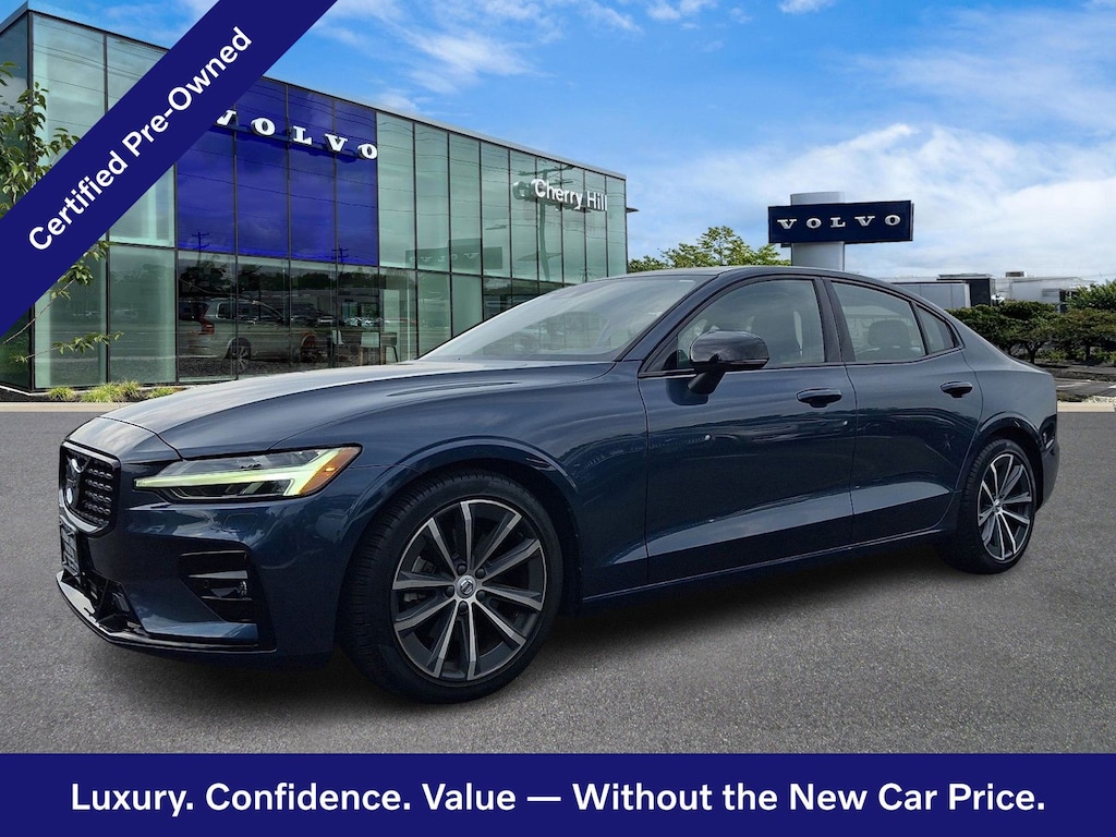 Certified 2022 Volvo S60 B5 Momentum Sedan