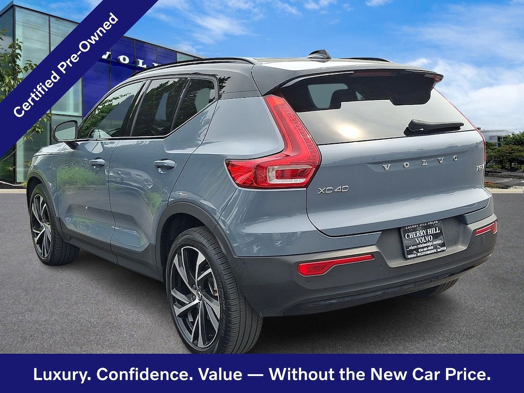 Certified 2022 Volvo XC40 R-Design SUV