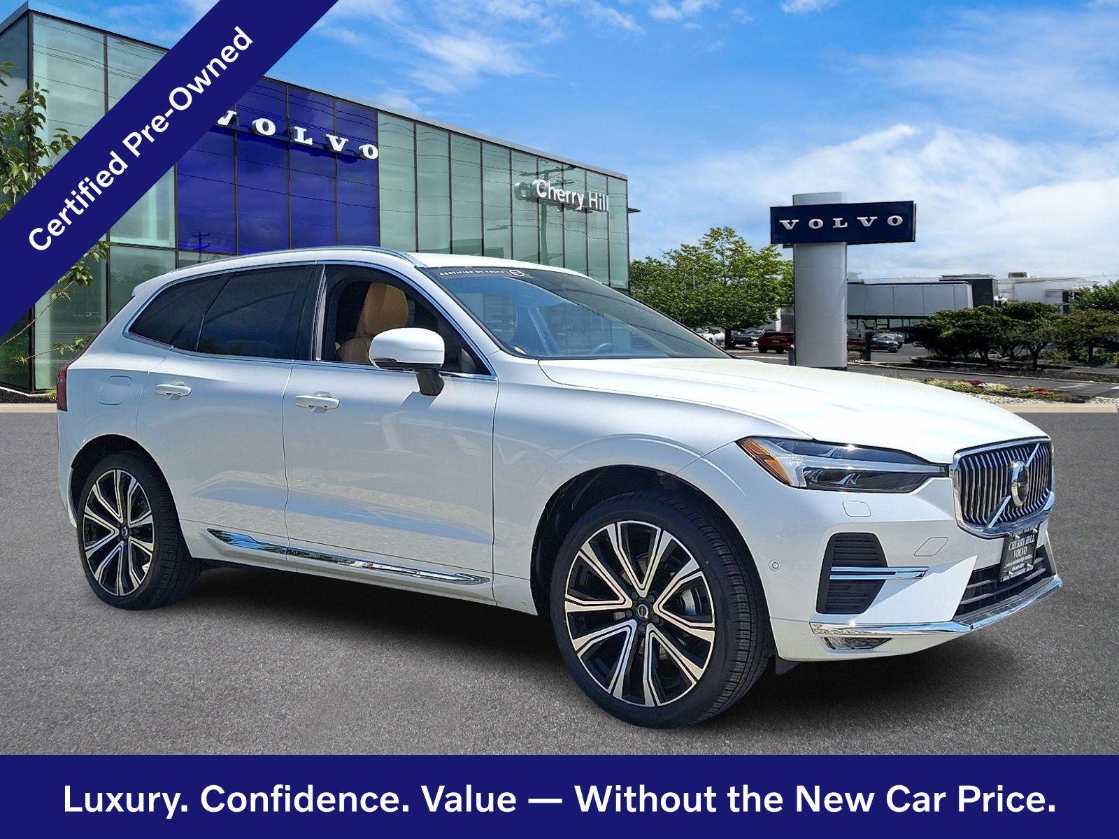 2023 Volvo XC60 B5 Ultimate Bright Theme AWD's photo