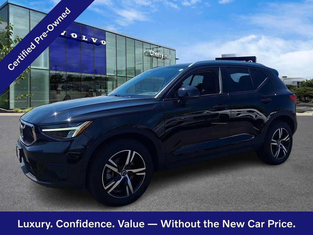 Certified 2023 Volvo XC40 B5 Core SUV