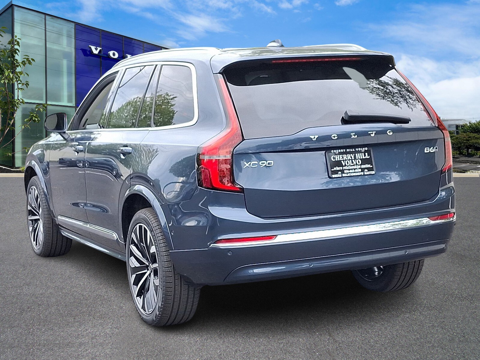2026 Volvo XC90 photo 2