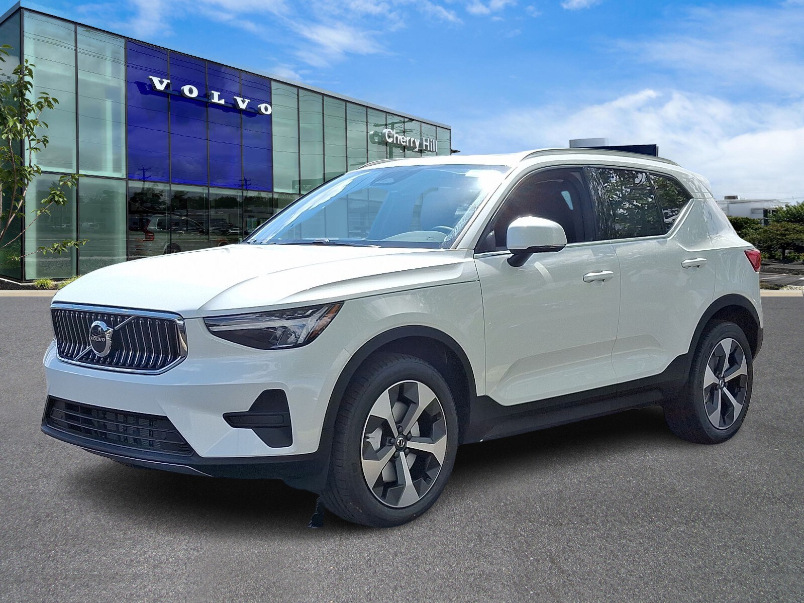 2025 Volvo XC40 Core photo 3