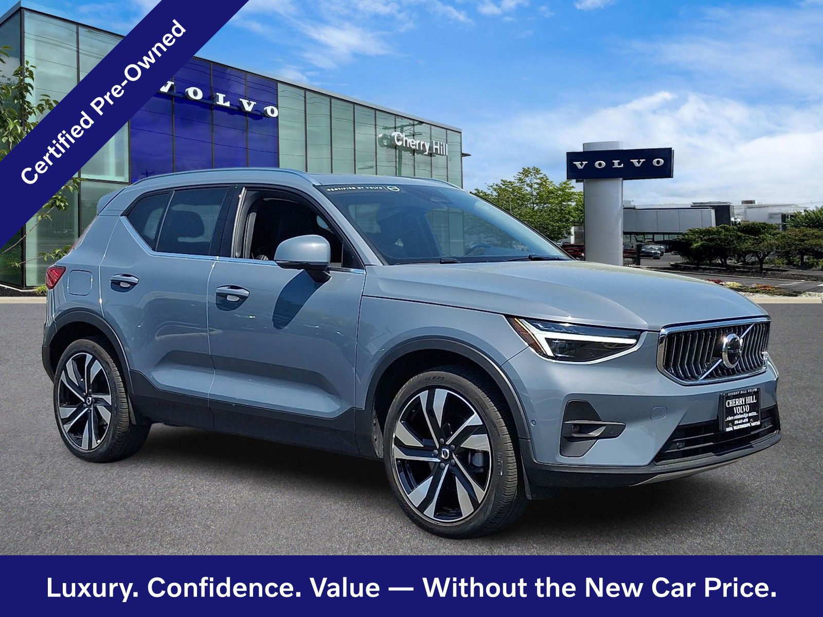 2023 Volvo XC40 B5 Ultimate Bright AWD's photo