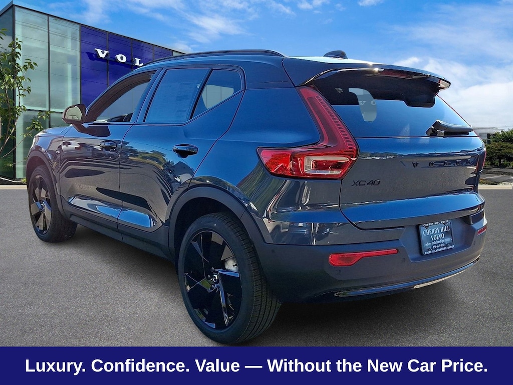 New 2026 Volvo XC40 B5 Ultra Black Edition SUV