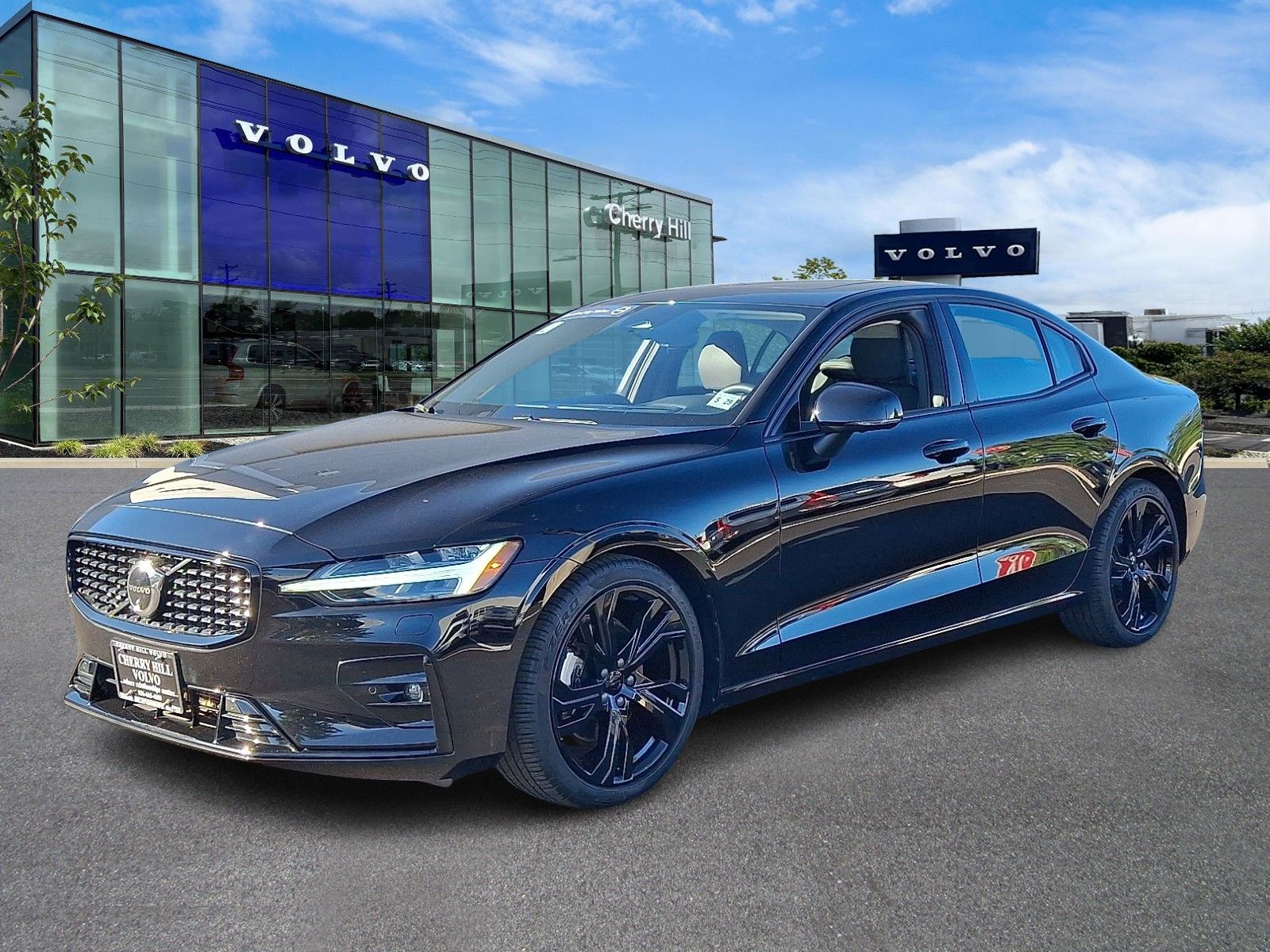 2024 Volvo S60 Ultimate photo 3