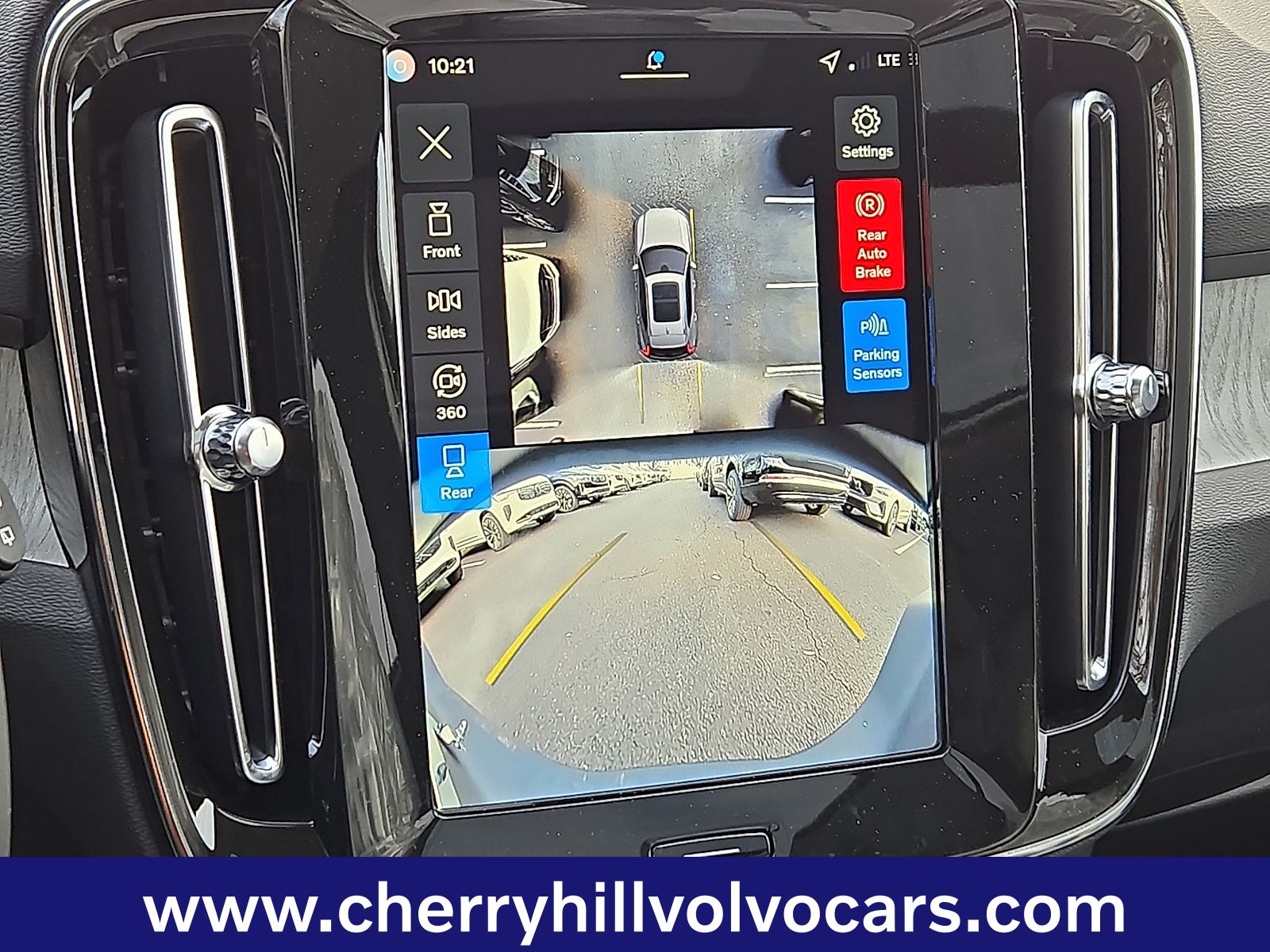 2026 Volvo XC40 Plus - Photo 15