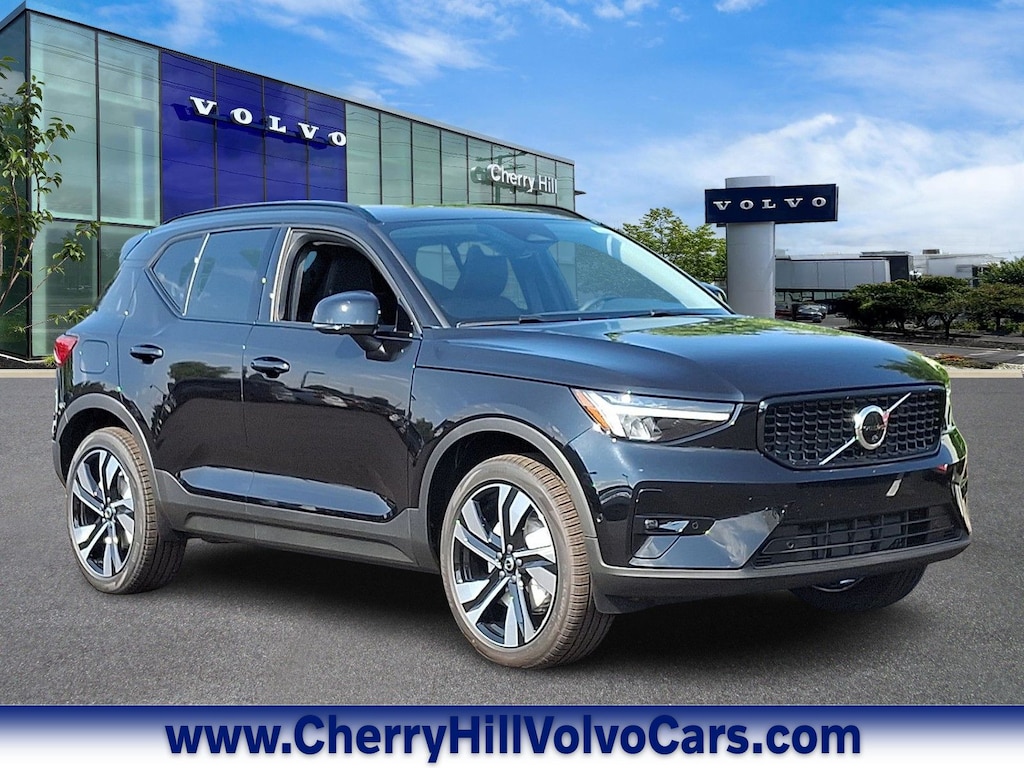 New 2026 Volvo XC40 B5 Plus SUV