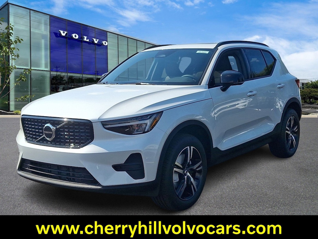 New 2026 Volvo XC40 B5 Core SUV