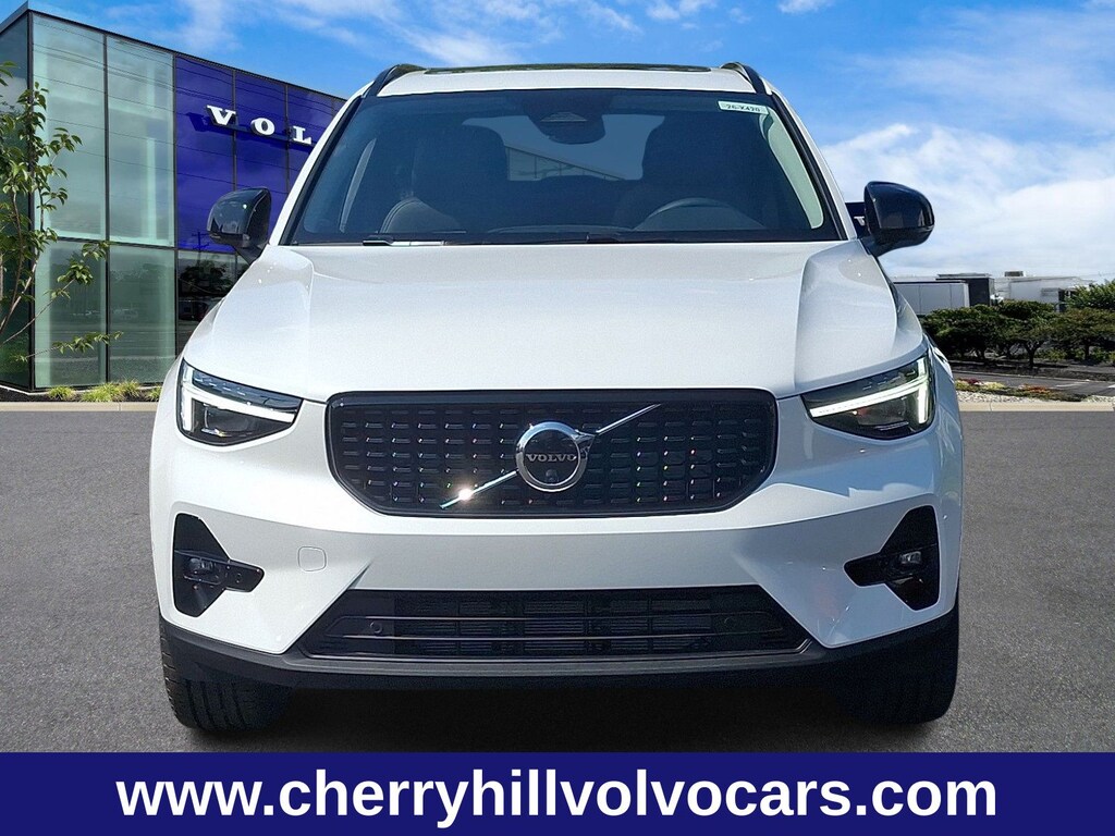 New 2026 Volvo XC40 B5 Plus SUV