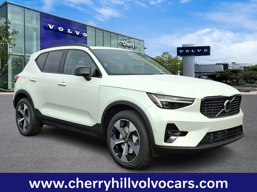 New 2026 Volvo XC40 B5 Plus SUV