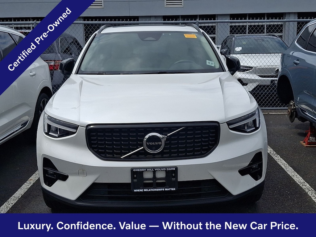 Certified 2023 Volvo XC40 B5 Plus Dark Theme SUV