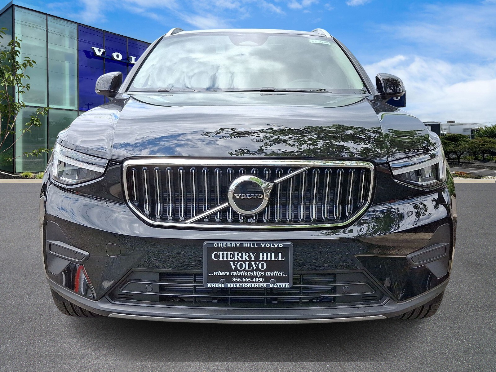 2025 Volvo XC40 Core photo 2