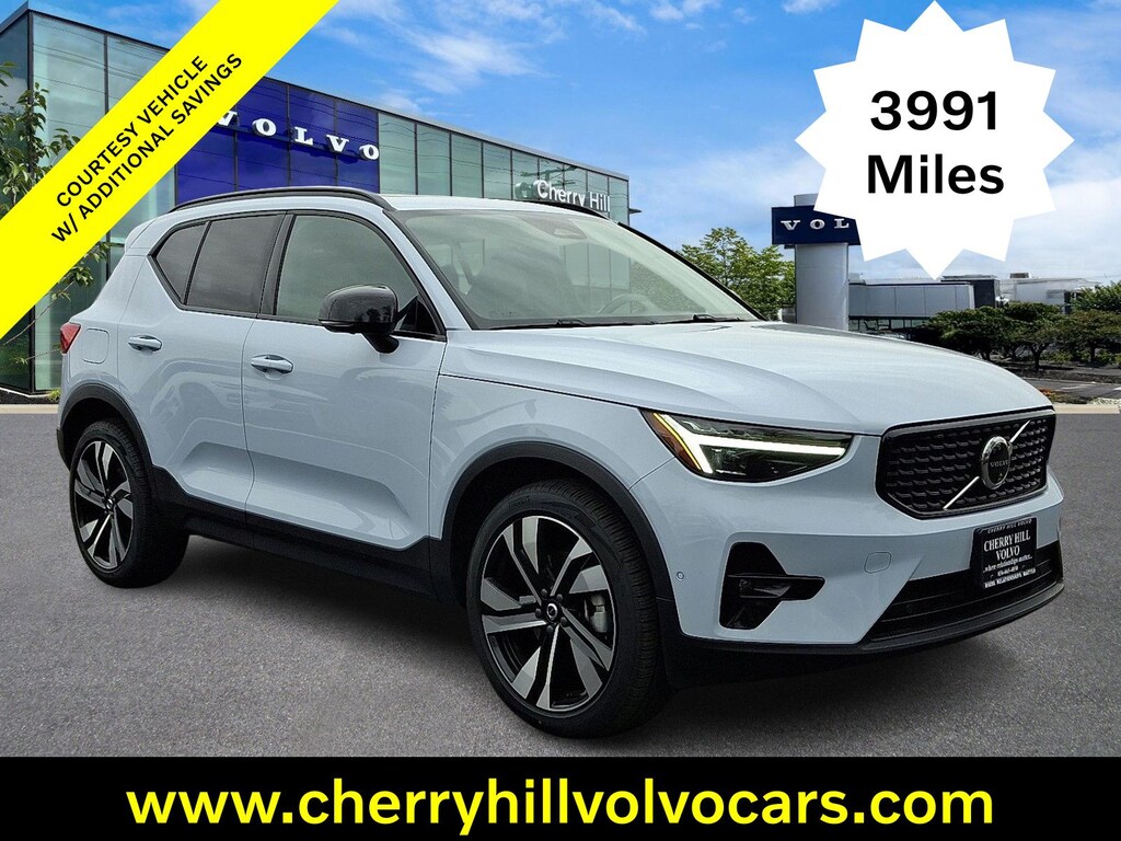 Certified 2025 Volvo XC40 B5 Plus Dark Theme SUV