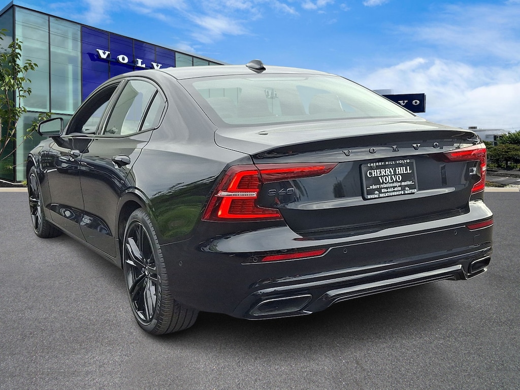 Certified 2022 Volvo S60 Recharge Plug-In Hybrid T8 Black Edition R-Design Extended Range Sedan