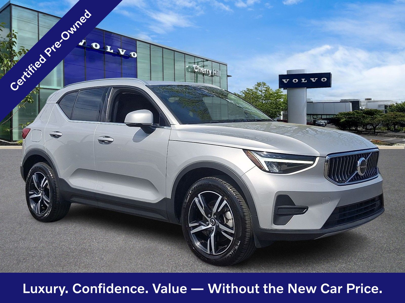 2025 Volvo XC40 Core