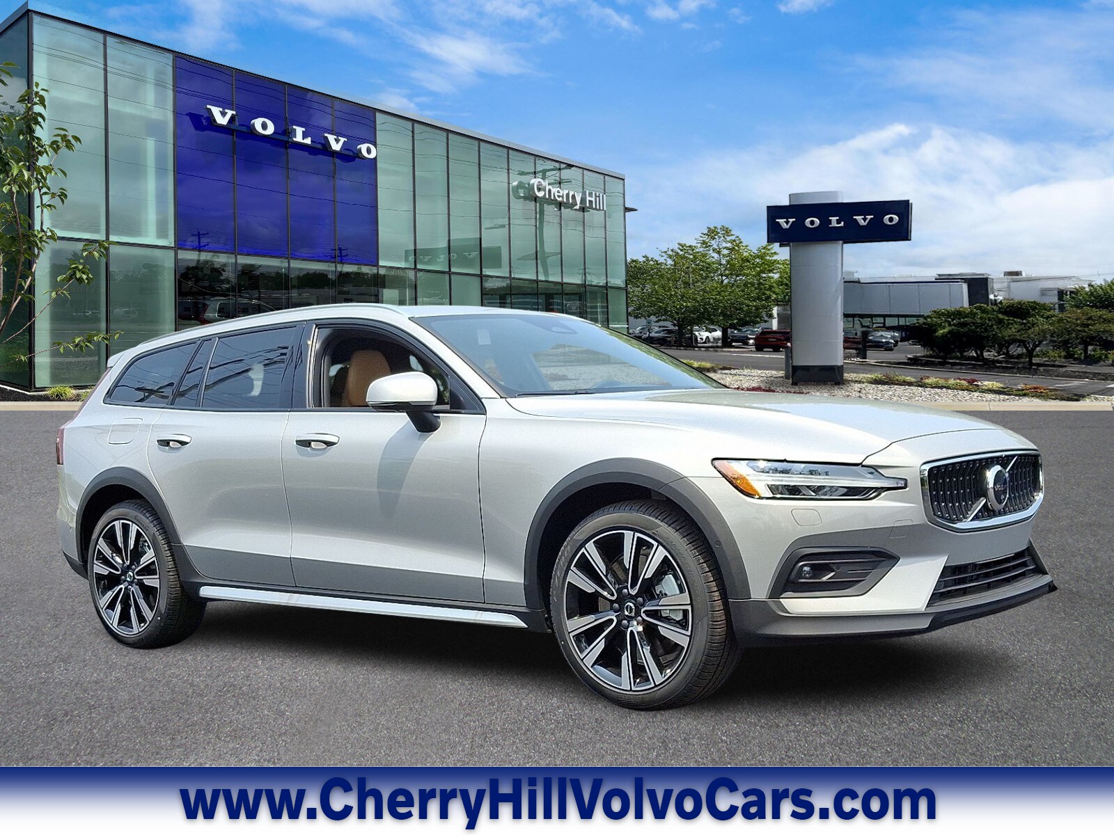 2025 Volvo V60 Cross Country Wagon 
