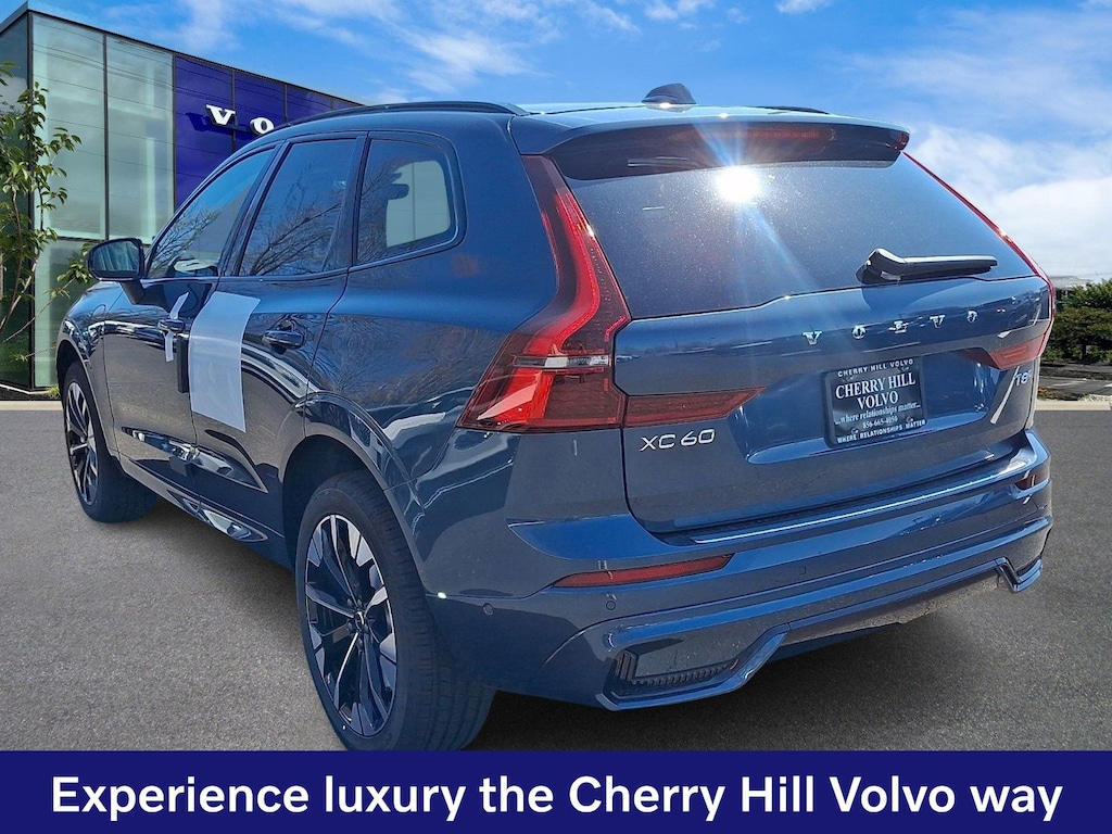 New 2026 Volvo XC60 plug-in hybrid T8 Plus SUV