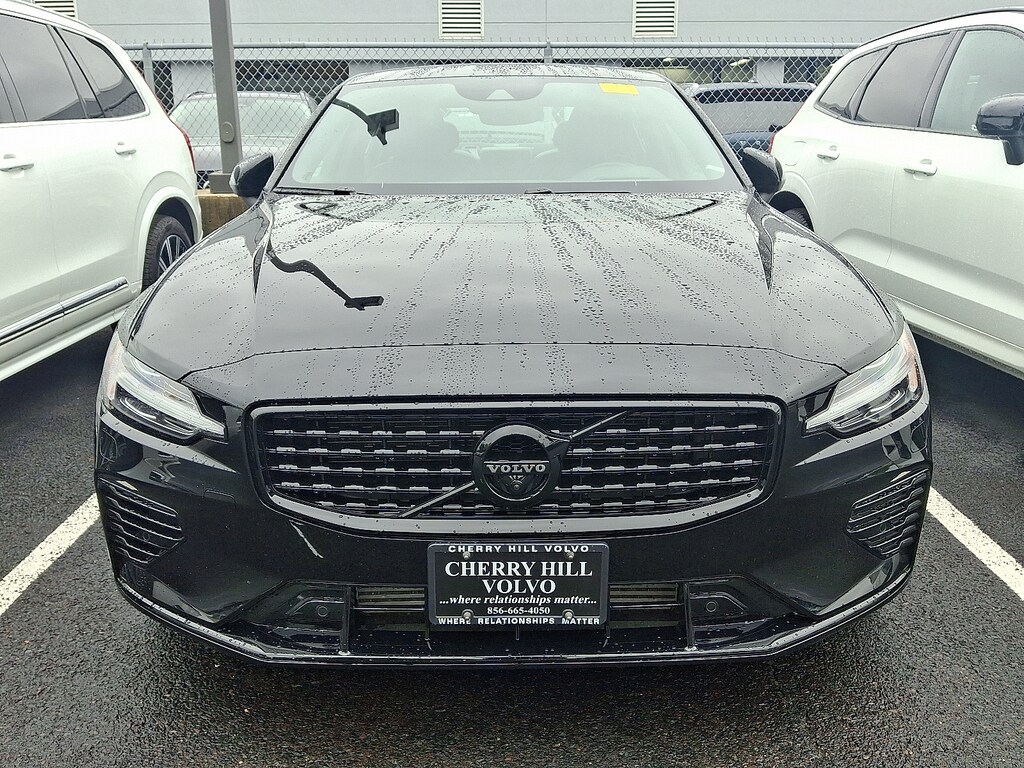 Used 2022 Volvo S60 Recharge Plug-In Hybrid T8 Black Edition R-Design Extended Range