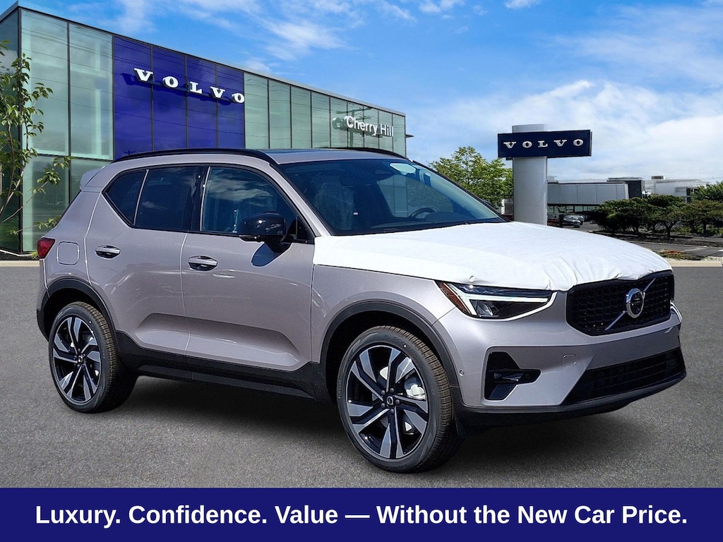 New 2026 Volvo XC40 B5 Plus SUV