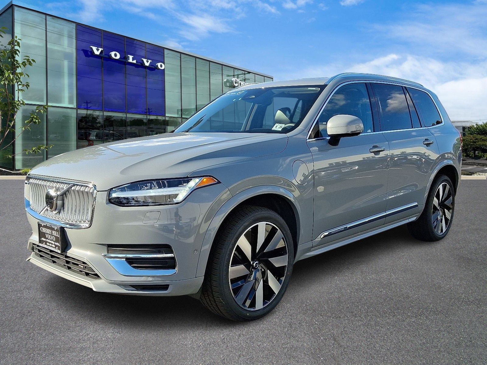 2024 Volvo XC90 Recharge T8 Ultimate photo 2