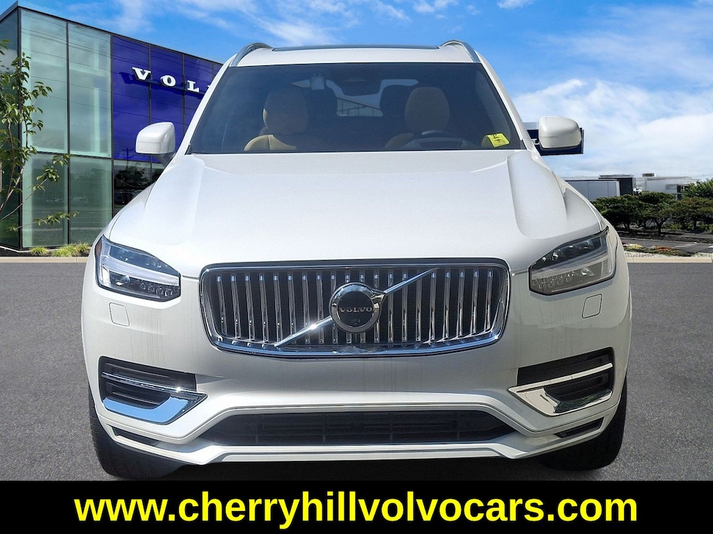 New 2025 Volvo XC90 plug-in hybrid T8 Ultra 7-Seater SUV