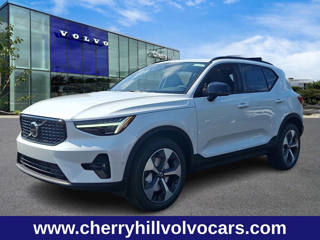 New 2026 Volvo XC40 B5 Plus SUV