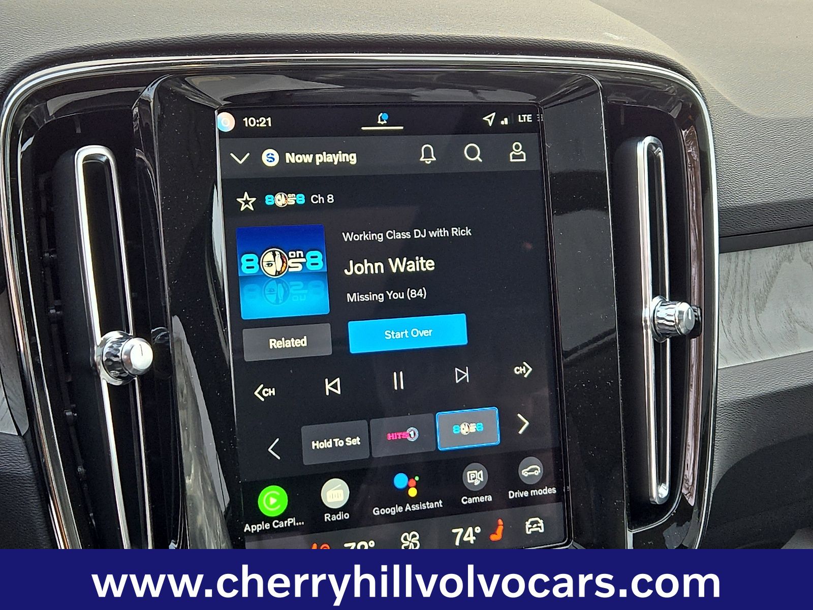 2026 Volvo XC40 Plus - Photo 14