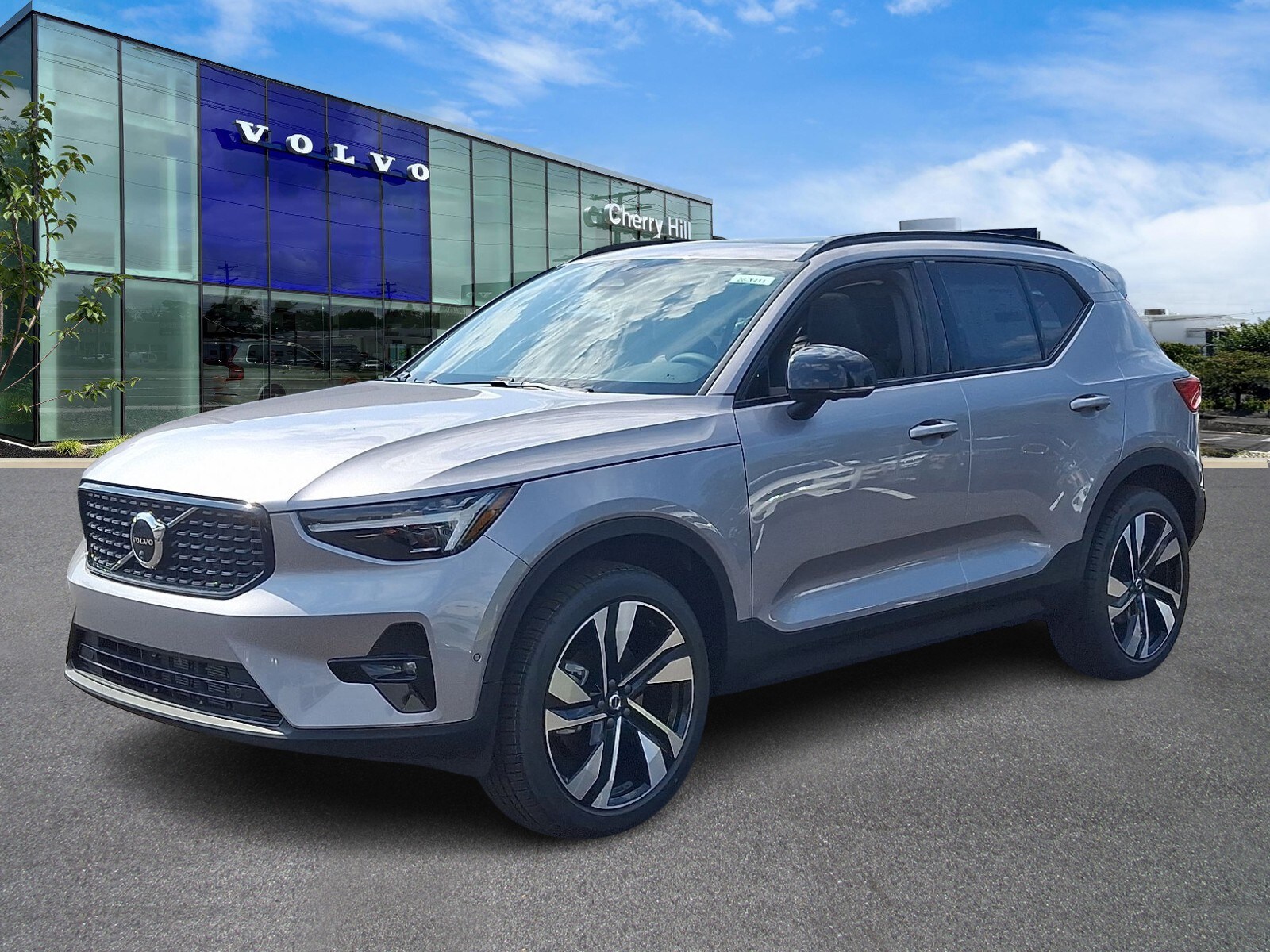 2026 Volvo XC40 photo 3