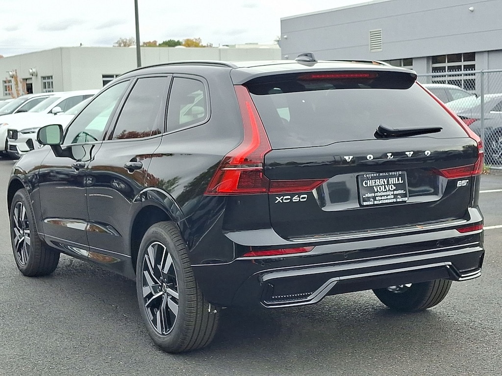 New 2026 Volvo XC60 B5 Core SUV