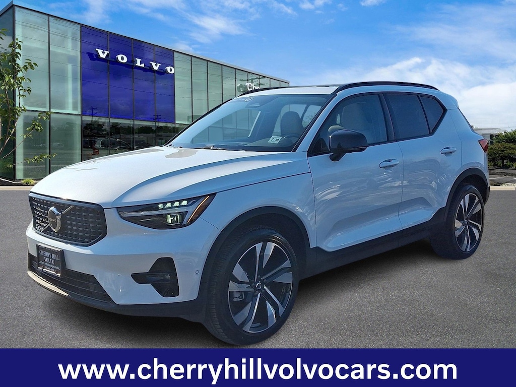 Certified 2025 Volvo XC40 B5 Plus Dark Theme SUV