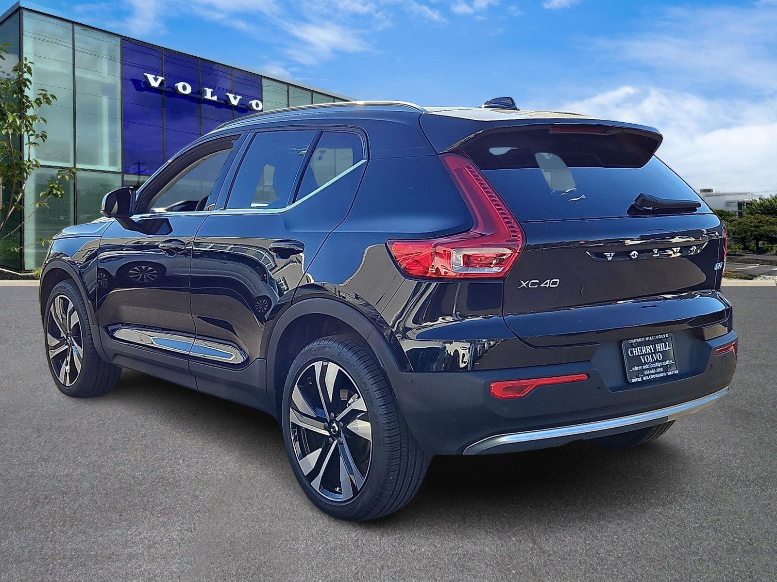 2025 Volvo XC40 AWD Plus photo 4