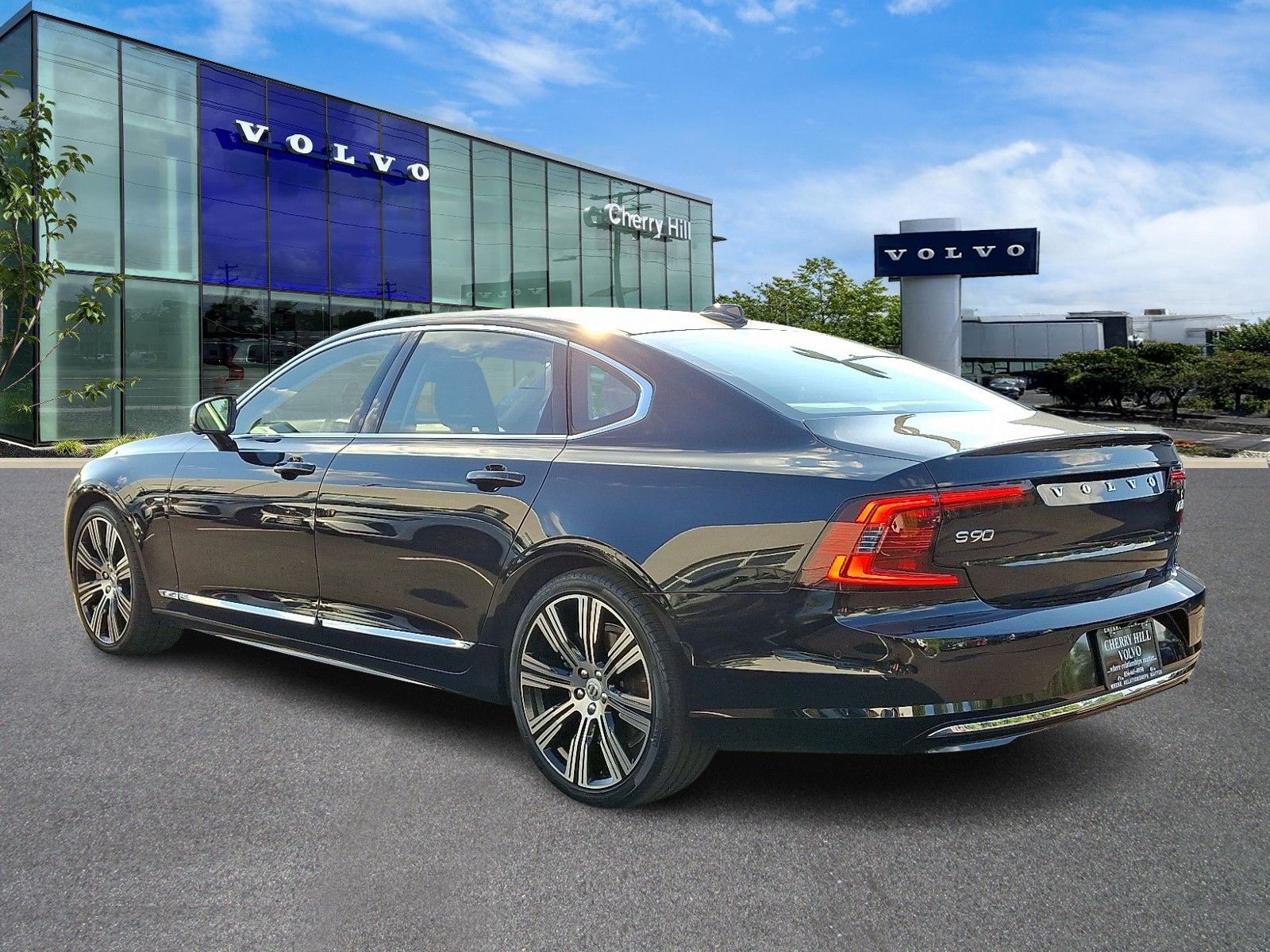 2023 Volvo S90 Plus photo 4