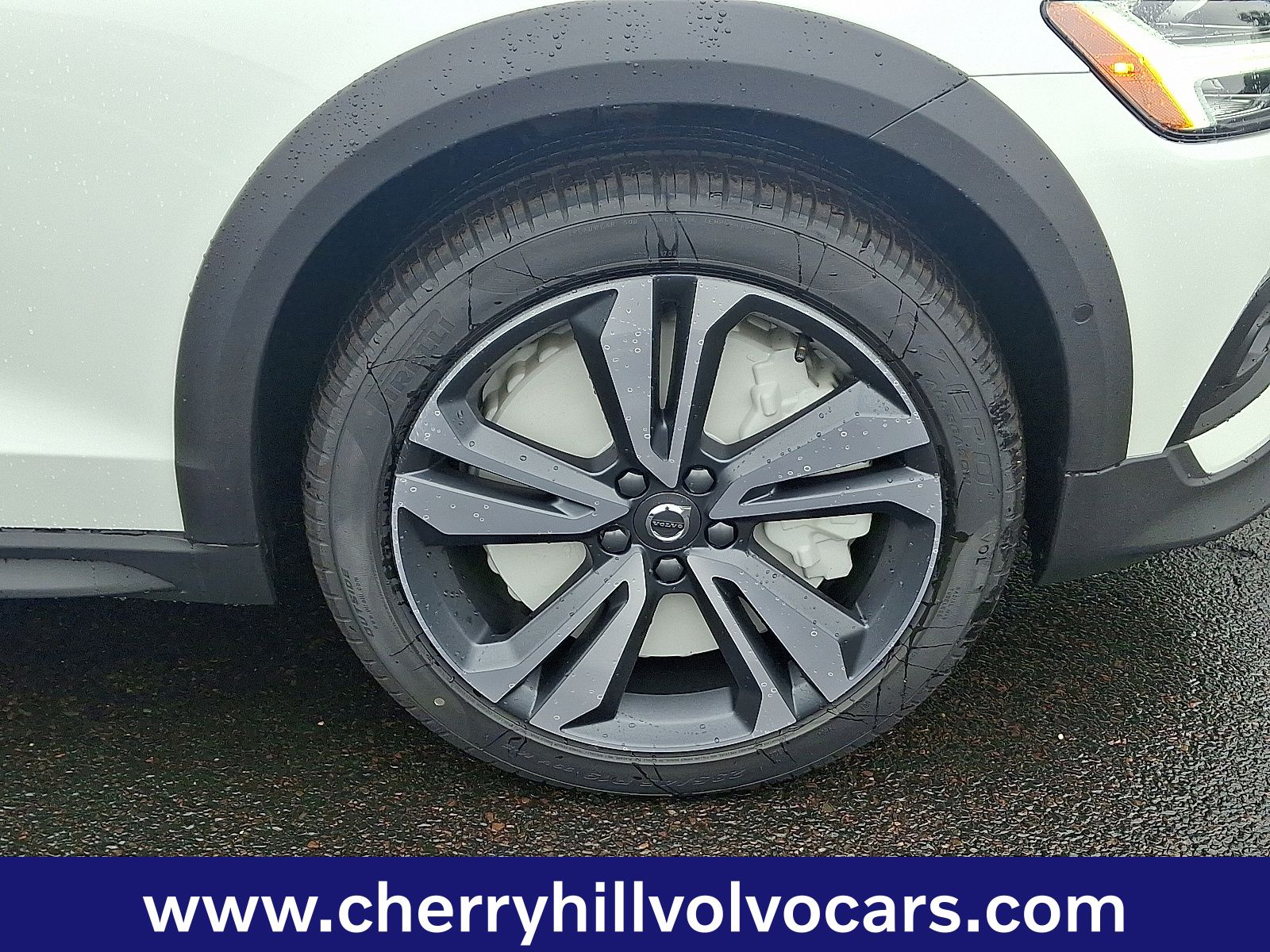 2026 Volvo V60 Cross Country Plus - Photo 9