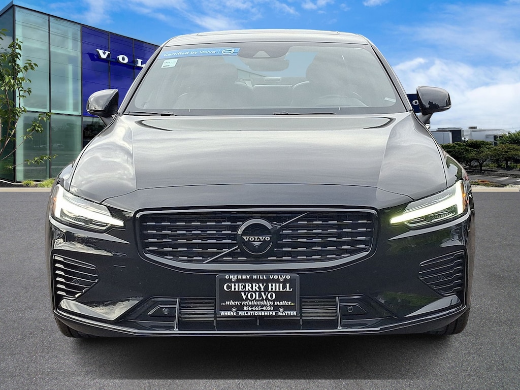 Certified 2022 Volvo S60 Recharge Plug-In Hybrid T8 Black Edition R-Design Extended Range Sedan