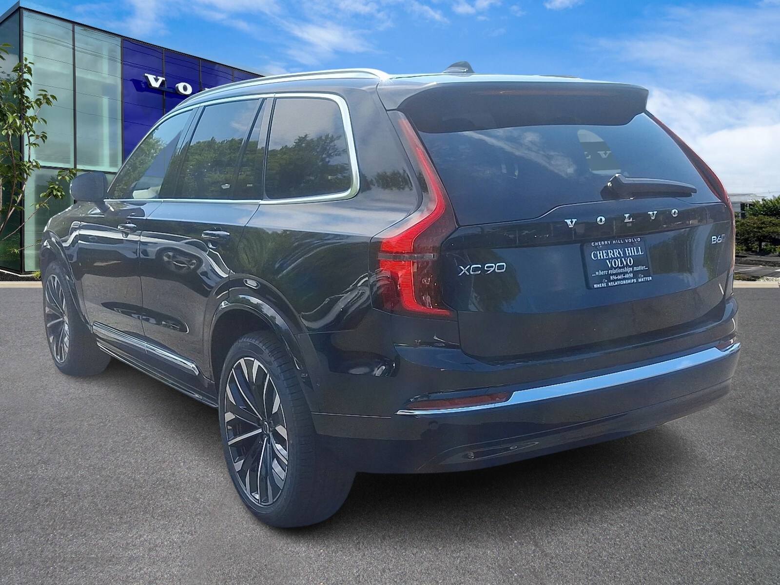 2025 Volvo XC90 AWD Plus photo 3