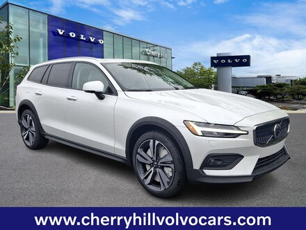 2026 Volvo V60 Cross Country B5 Plus Wagon AWD