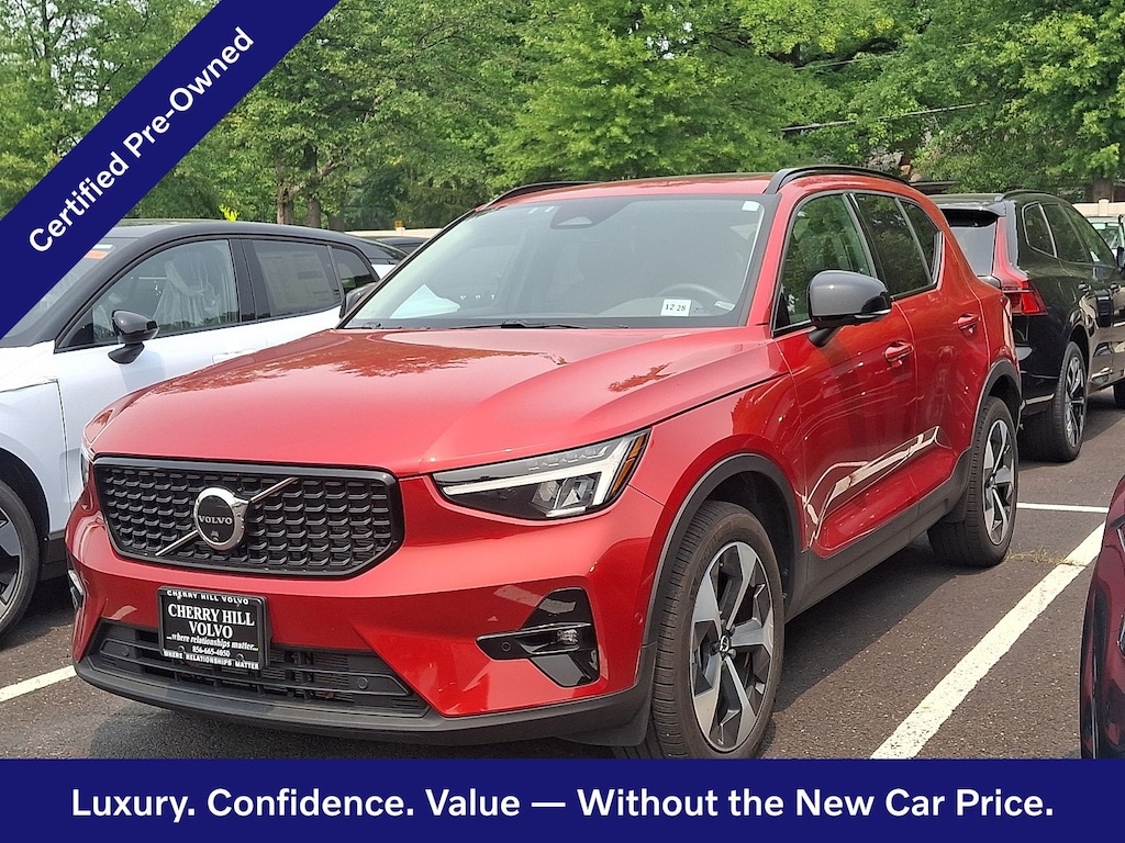 Certified 2024 Volvo XC40 B5 Plus Dark Theme SUV