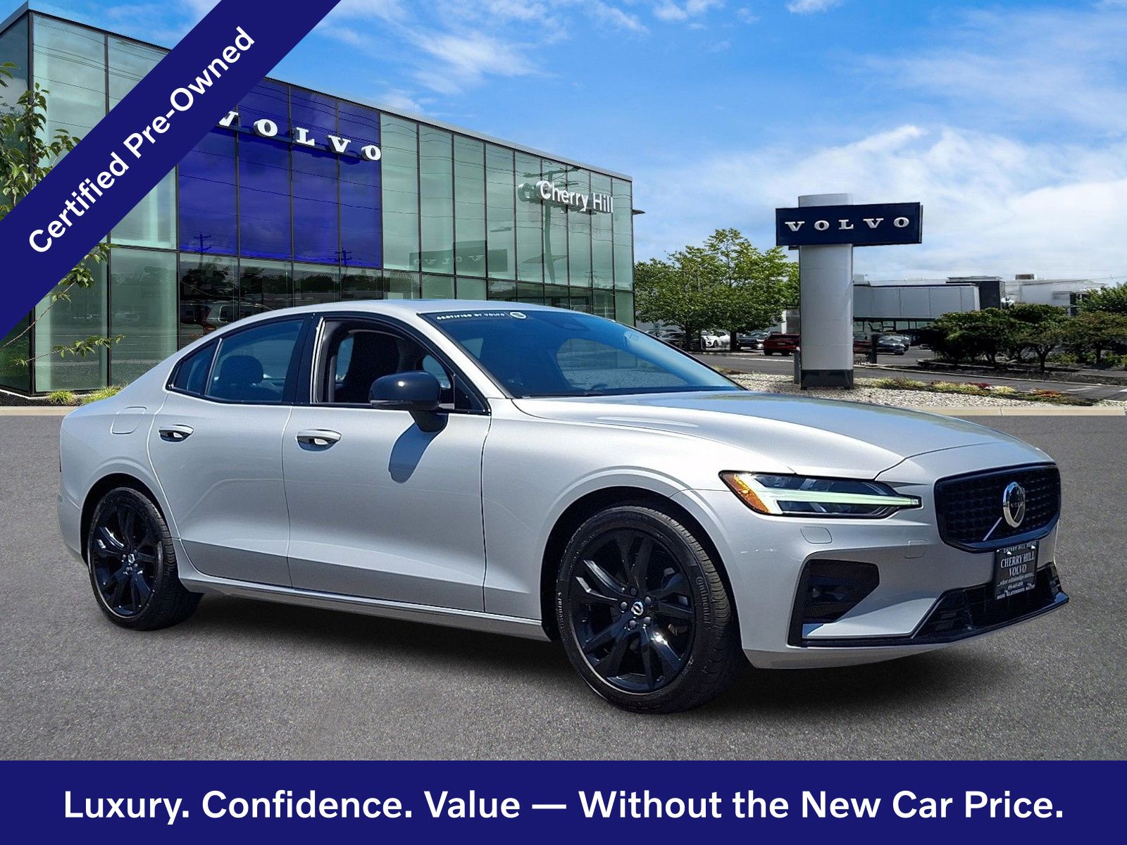 2025 Volvo S60 B5 Core Dark AWD's photo