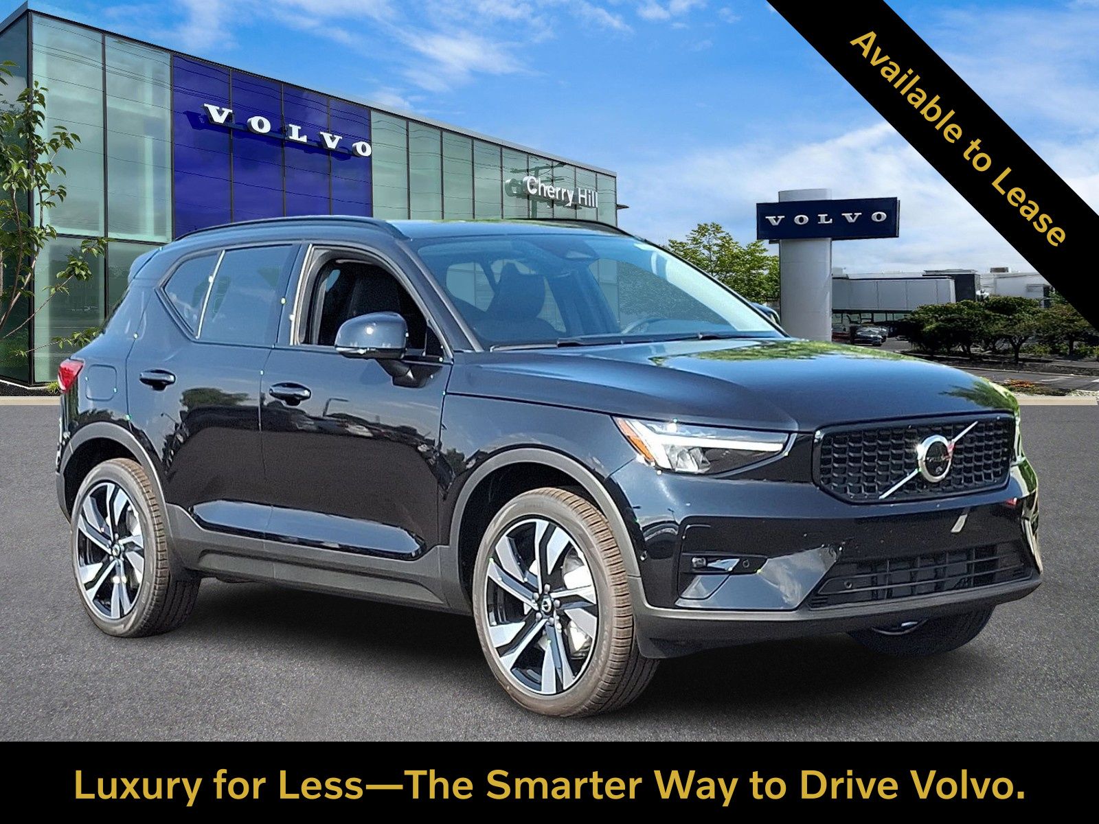 2026 Volvo XC40 B5 Plus Dark AWD's photo