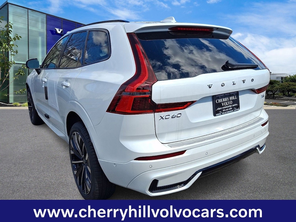 New 2026 Volvo XC60 plug-in hybrid T8 Ultra SUV