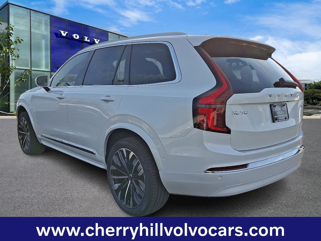 New 2026 Volvo XC90 plug-in hybrid T8 Plus 7-Seater SUV