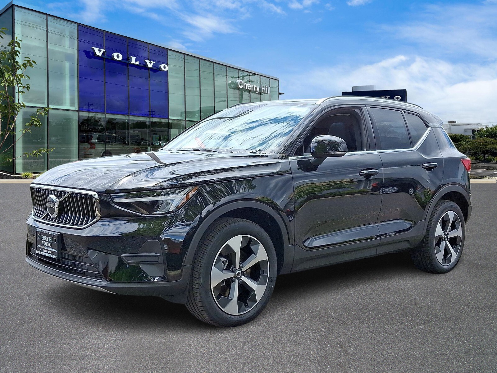 2025 Volvo XC40 Core photo 3