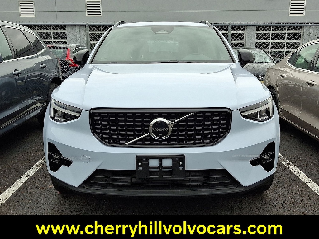 Certified 2025 Volvo XC40 B5 Plus Dark Theme SUV