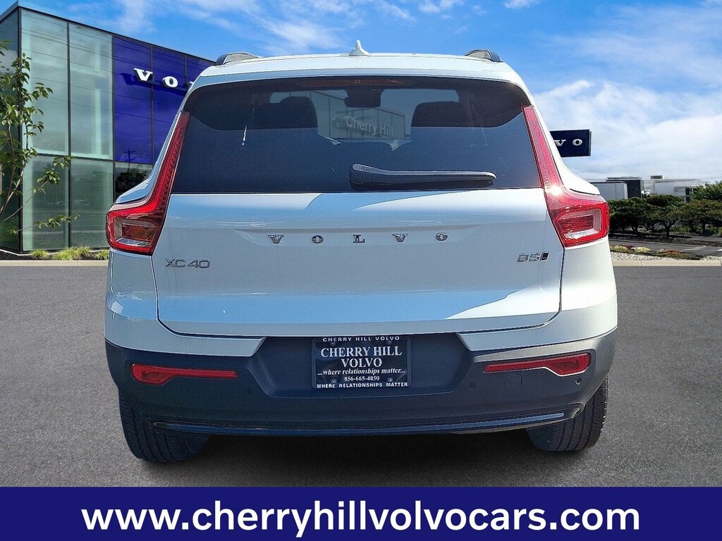 New 2026 Volvo XC40 B5 Plus SUV