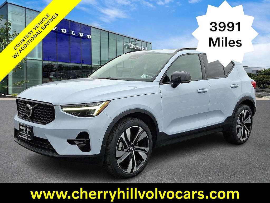 Certified 2025 Volvo XC40 B5 Plus Dark Theme SUV