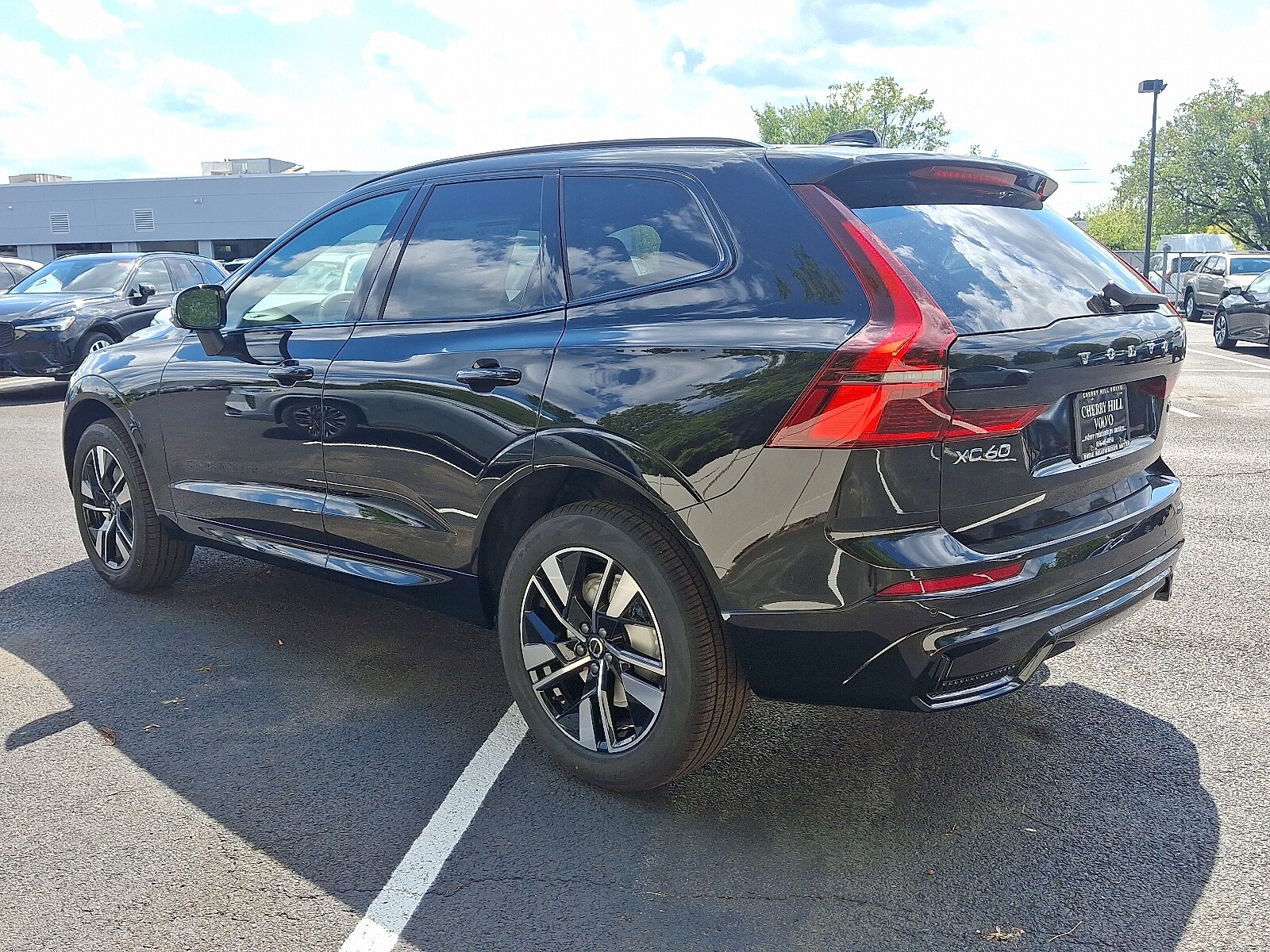 2026 Volvo XC60 B5 Core photo 4