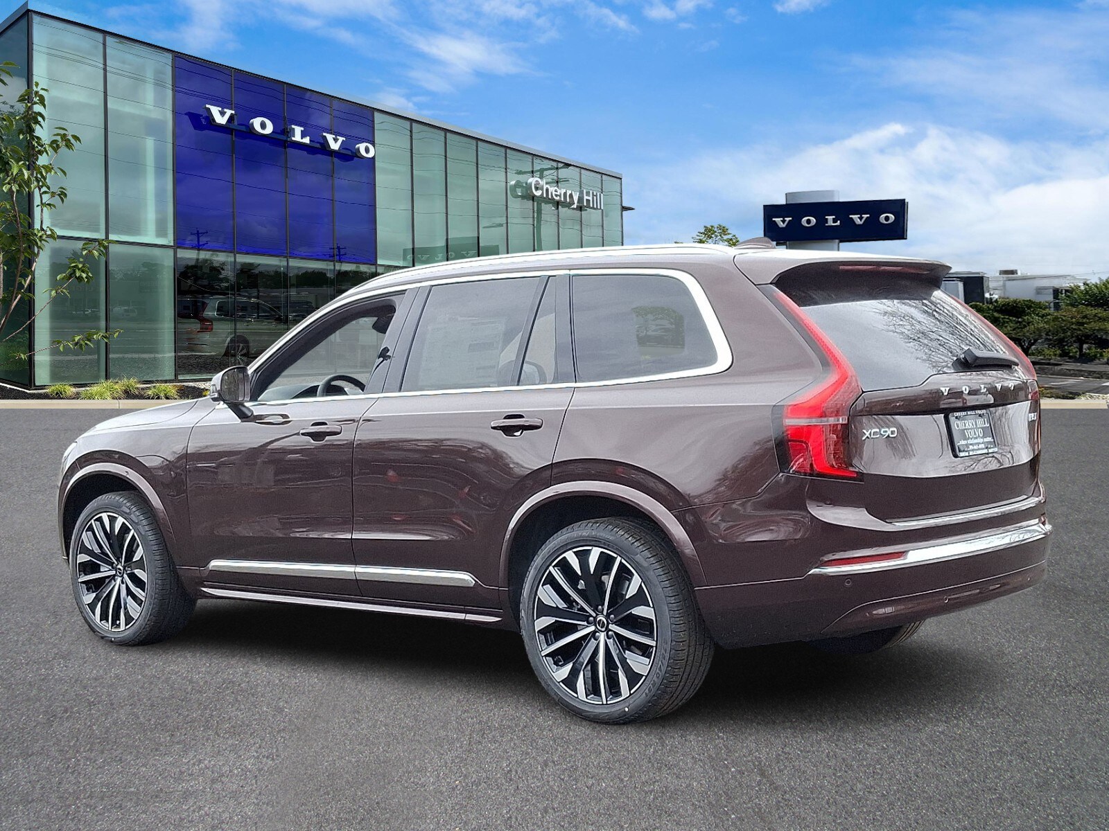 2025 Volvo XC90 B5 Core photo 4