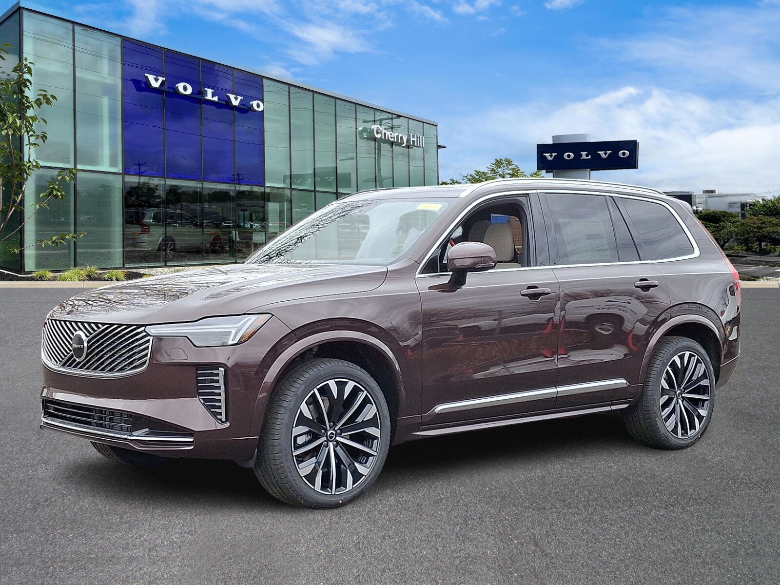 2025 Volvo XC90 B5 Core photo 3