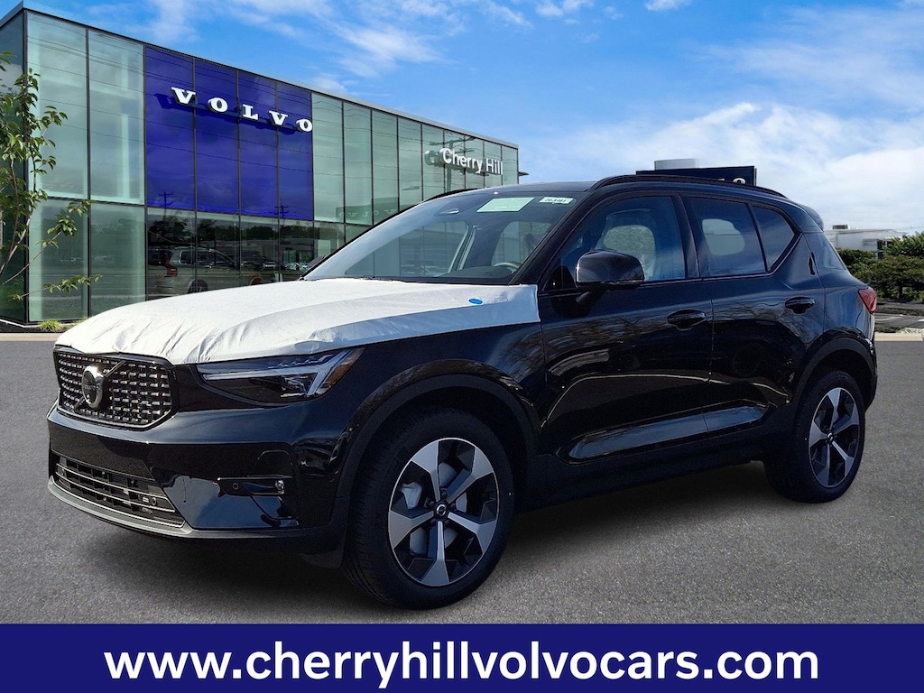 New 2026 Volvo XC40 B5 Plus SUV